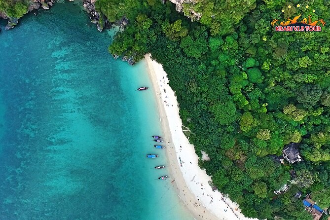4 Islands + Koh Hong Private Tour by Speedboat, 2 Tours in 1 Day - Ko Lao La Ding: a small beach beneath the cliffs