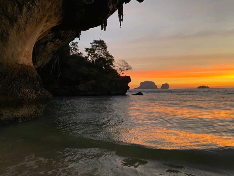 7 Islands sunset tour plus bioluminescent plankton + BBQ - Chicken Island for a short snorkeling session