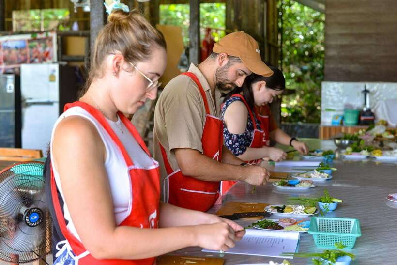 Ao Nang: Half-Day Thai Cooking Class Krabi Province - Choosing between the three-dish and five-dish formats