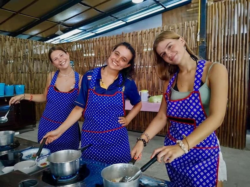 Ao Nang: Hands-on Learn to Cook 3 Popular Thai's street food - Instructors who keep the class relaxed