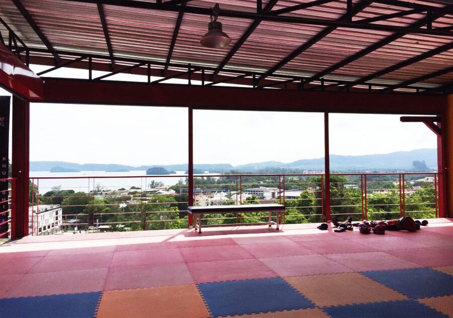 Ao Nang, Krabi: 90-Minute Muay Thai Lesson - Punches, kicks, elbows, and knees on the pads