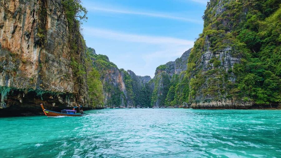 Ao Nang: Phi Phi Islands Speedboat or Catamaran Tour One day - Key points at a glance