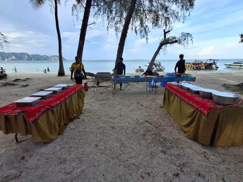 From Aonang: 4 Islands one day tour with Lunch - Who will enjoy this tour most
