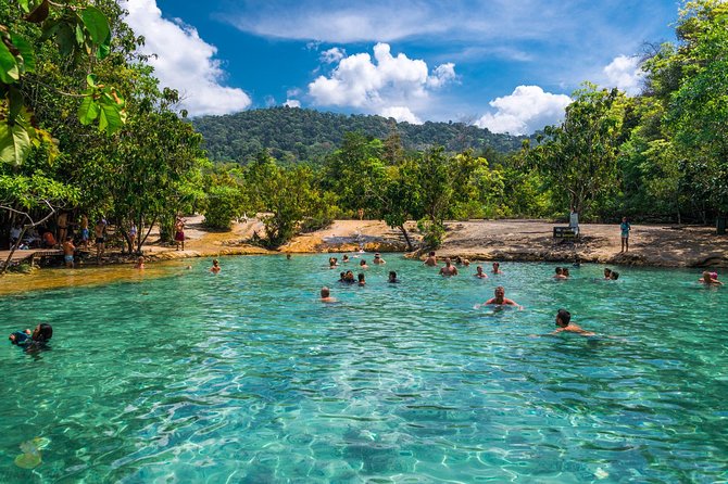 Full-Day Tour to Emerald Pool, Hot Springs & Tiger Cave Temple from Krabi - Crowds, guiding, and the pace of the day