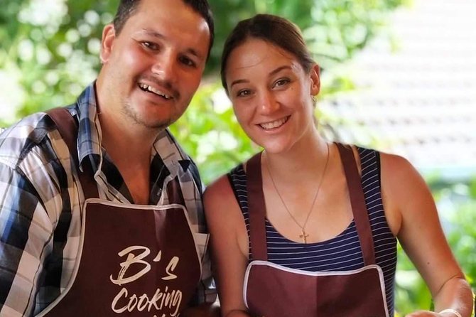 Home Style Family class with fruit carving and market tour - Hotel pickup and the five-hour schedule