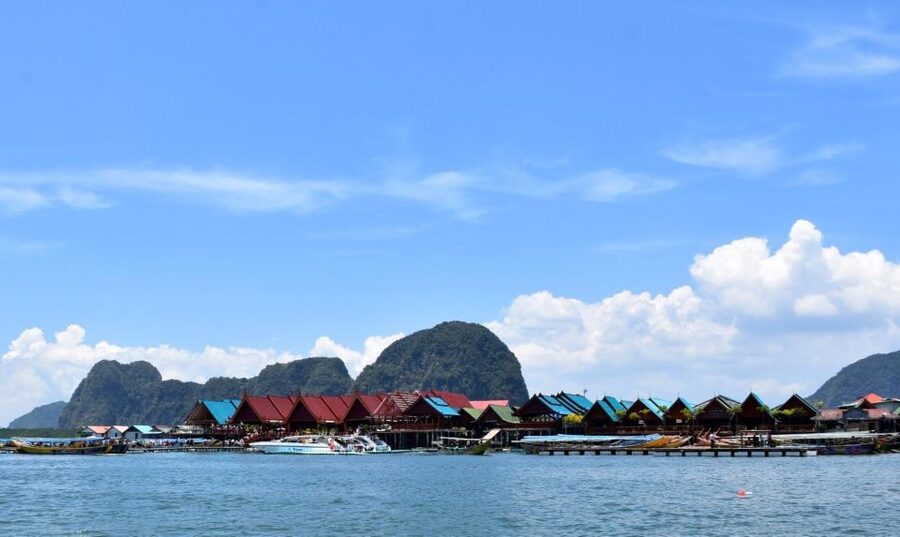 James Bond Island: Sightseeing Tour by Longtail Boat & Kayak - Khao Phing Kan and the famous spike of rock