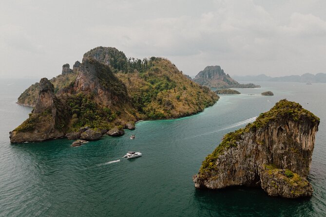 Krabi: 4 Island Luxury Yacht with Snorkelling & Clear Kayaking - The onboard food is better than a basic boat snack