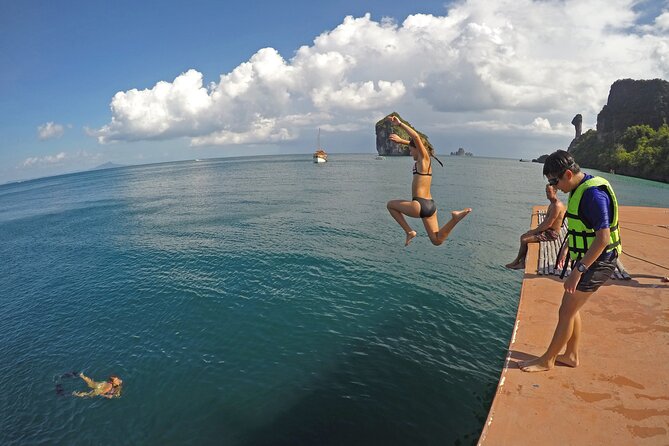 Krabi 4 Island Morning Cruise with Snorkeling & Gourmet Breakfast - Walking the sandbar at Tup Island