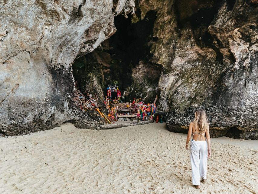 Krabi: 4 Islands Tour by Longtail Boat & Thai Buffet Lunch - Poda Island, snorkeling, and lunch on the beach