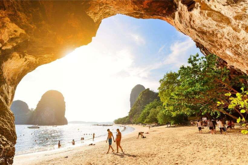 Krabi: 4 Islands Tour by Speedboat with Lunch and Snorkeling - Chicken Island and the best photo stop