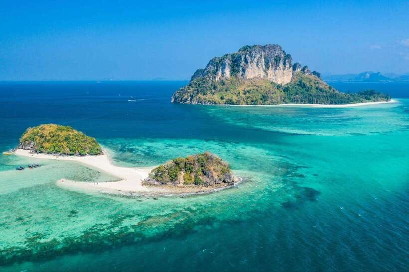 Krabi: 4 Islands Tour by Speedboat with Lunch and Snorkeling - Phra Nang Cave Beach: lunch beside the cliffs
