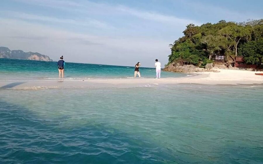 Krabi: 7 Islands Sunset Hopping Cruise with BBQ & Plankton - Chicken Island for coral and fish