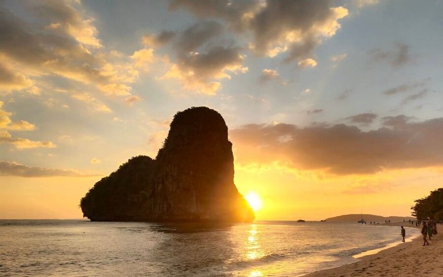Krabi: 7 Islands Sunset Hopping Cruise with BBQ & Plankton - Poda Island, Tang Ming, and the best dinner setting