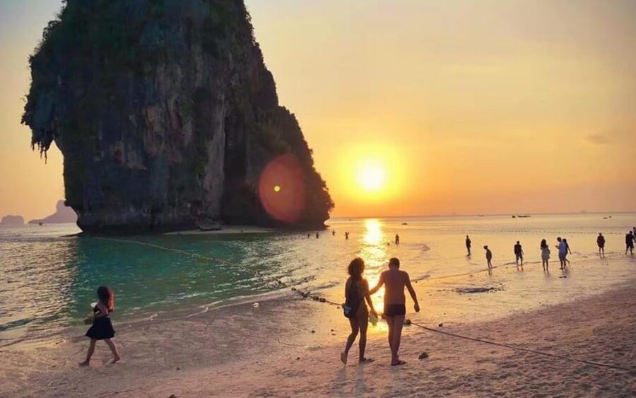 Krabi: 7 Islands Sunset Hopping Cruise with BBQ & Plankton - Who will enjoy this island day most