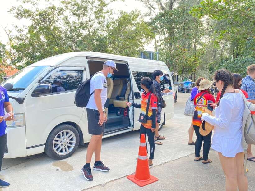 Krabi: 7 Islands Sunset Tour with Buffet Dinner & Snorkeling - Tan Ming and the rhythm of the afternoon