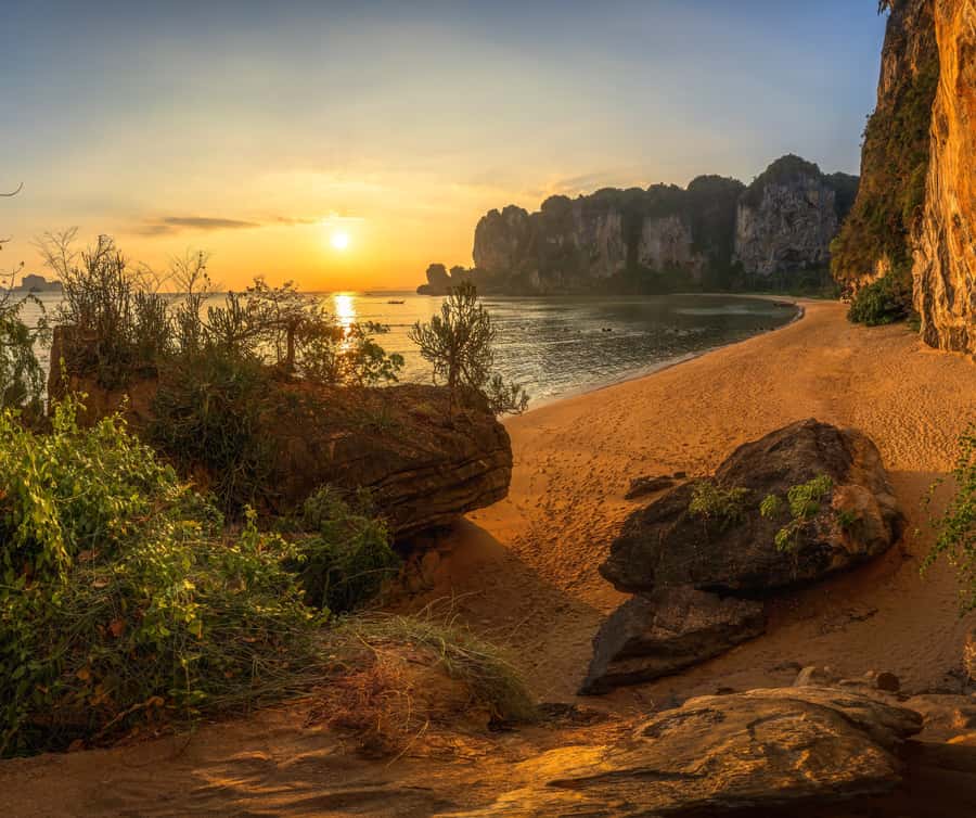 Krabi: Bioluminescent Plankton, Snorkeling & Sunset Tour - Tup Island and the sandbar