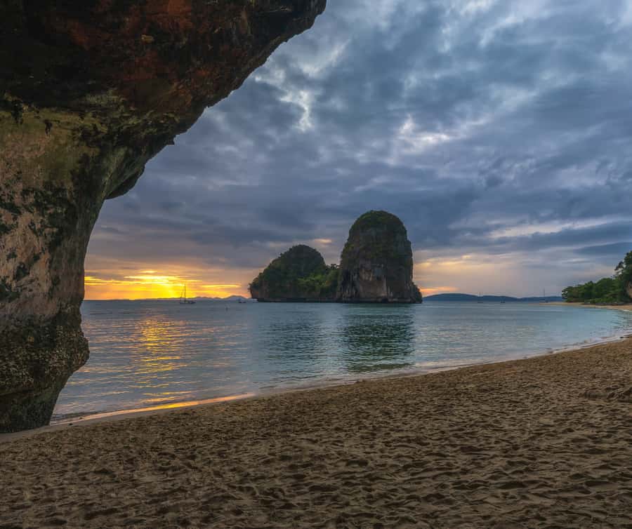 Krabi: Bioluminescent Plankton, Snorkeling & Sunset Tour - Phra Nang Cave Shrine sets the tone