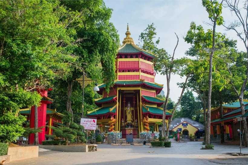 Krabi: Emerald Pool, Hot Springs & Krabi Town Day Tour - What the Van Ride Means for Your Day