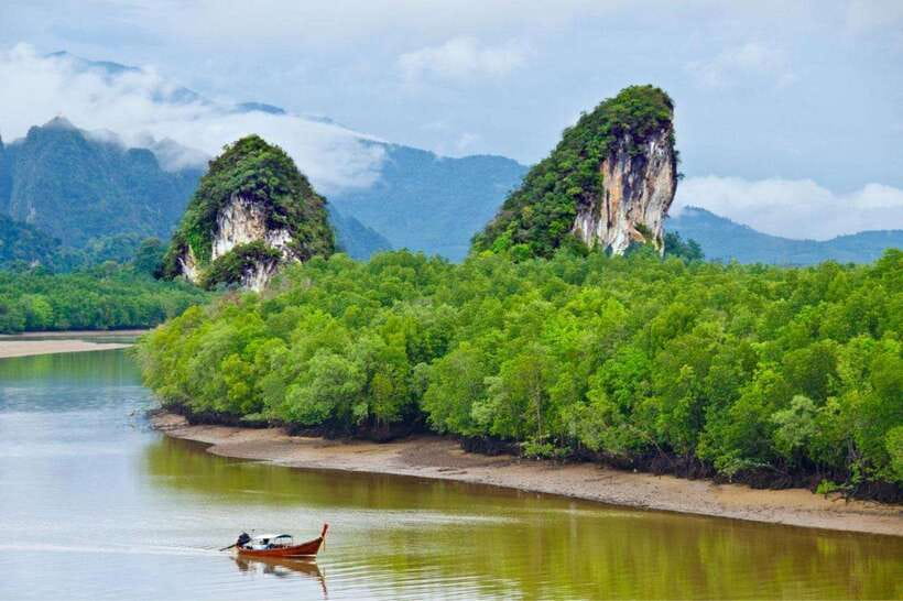 Krabi: Emerald Pool, Hot Springs & Krabi Town Day Tour - Walking to the Emerald Pool