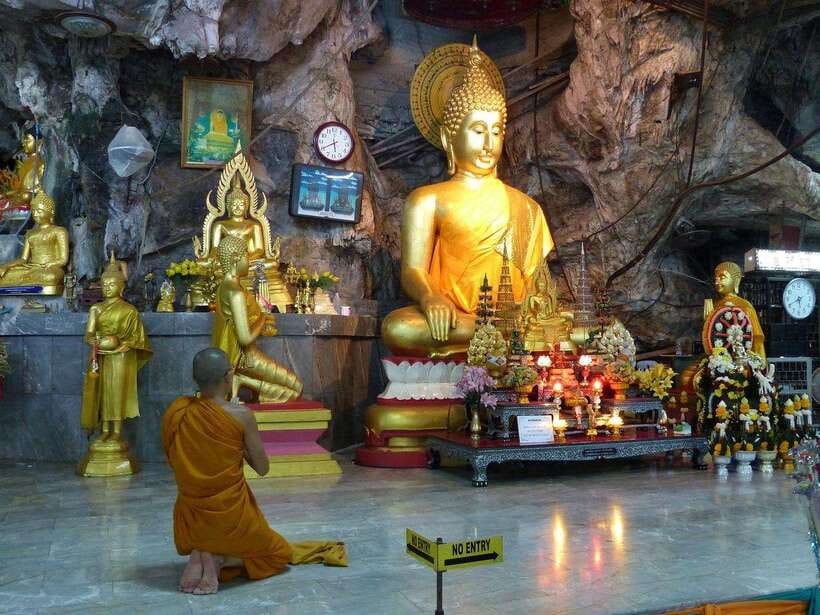 Krabi: Emerald Pool, Hot Waterfall, & Tiger Cave Temple Tour - Warm water at Krabi Hot Springs