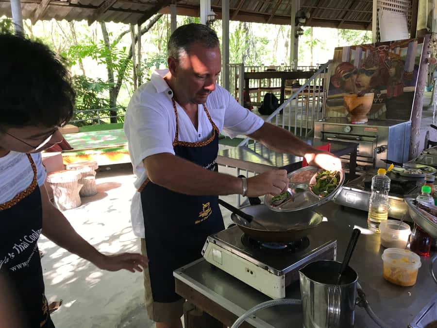 Krabi: Evening Thai Cooking Class at Ya's Cookery - Choosing four dishes from the menu