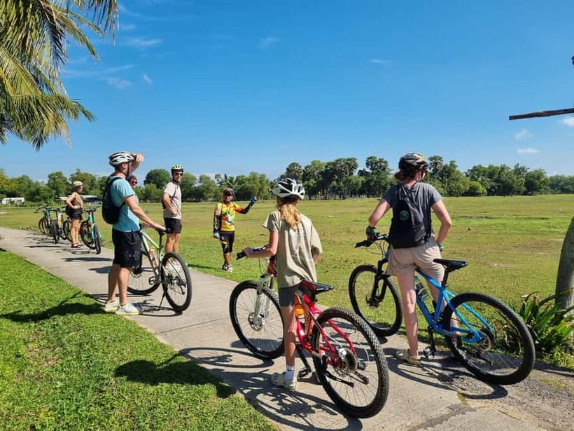 Krabi: Half-Day Koh Klang Culture Cycling Tour with Transfer - Flat roads, wooden houses, and rice fields