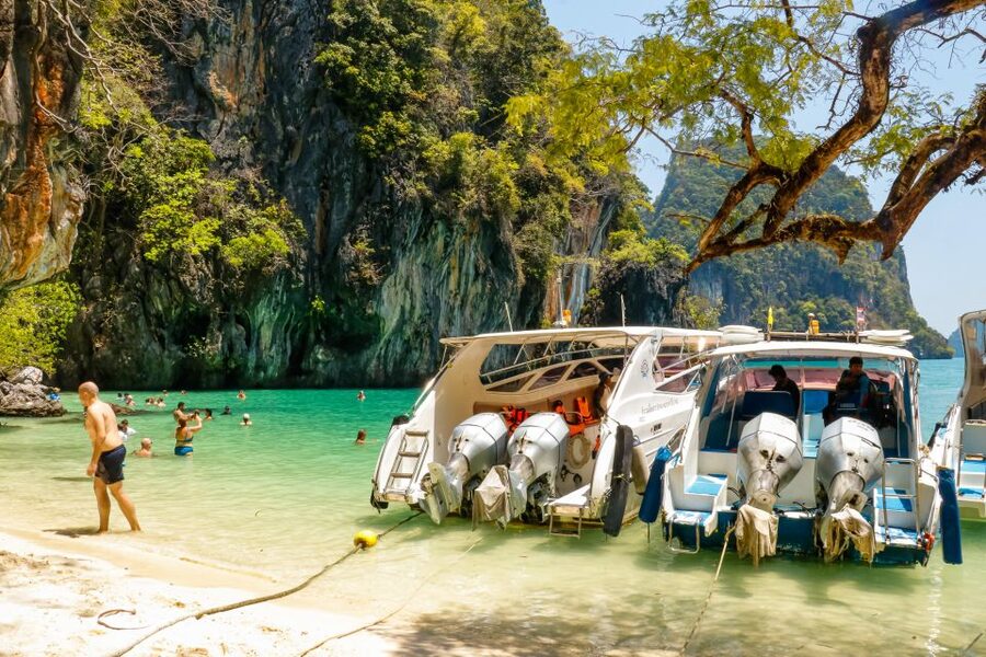Krabi: Hong Island Day Trip by Speedboat with Thai Lunch - A Thai lunch under the pine trees