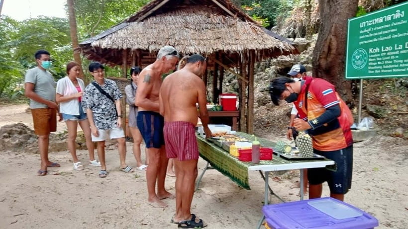 Krabi: Hong Island Longtail Boat & Kayak Tour w Buffet Lunch - The 360-degree viewpoint and its 400 steps