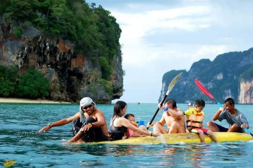 Krabi: Hong Island with Kayaking by speedboat - Guides can make a crowded day easier