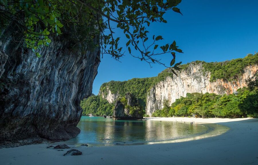 Krabi: Hong Islands Snorkeling with Lunch by Longtail Boat - Why Hong Island deserves the attention