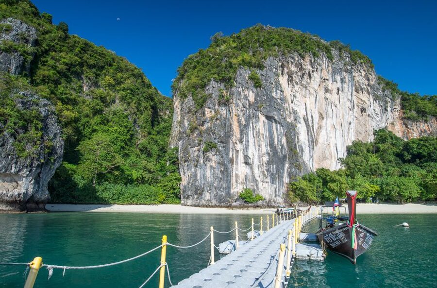 Krabi: Hong Islands Snorkeling with Lunch by Longtail Boat - The Hong viewpoint and the steep climb