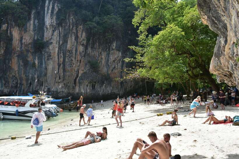 Krabi: Hong & Paradise Island Odyssey by Speedboat - What the guides and crew add to the day