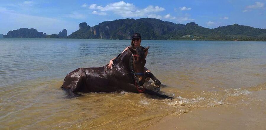 Krabi: Horseback Riding on the Beach - The 25-million-year-old shell fossil coast