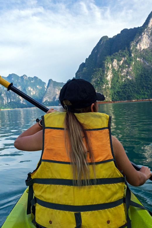 Krabi: Kayak Adventure through Ao Thalane Mangrove Forest - Getting set up at the water