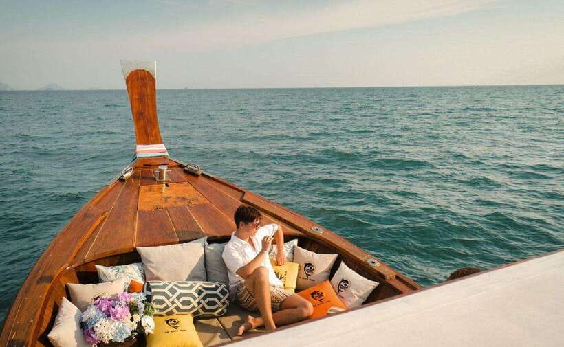 Krabi: Koh Hong Small Group Tour by Luxury Longtail Boat - Why the small boat makes a difference