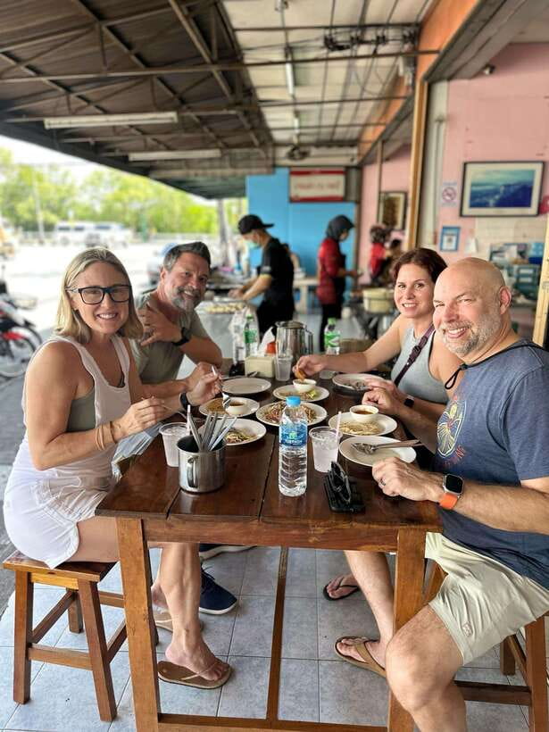 Krabi: Morning Food Tour with Local Guide - Dim sum at a local favorite