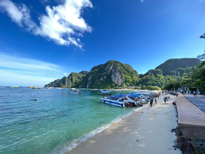 Krabi: One Day Phi Phi Island by speed boat ( Join ) - The guide and boat team matter