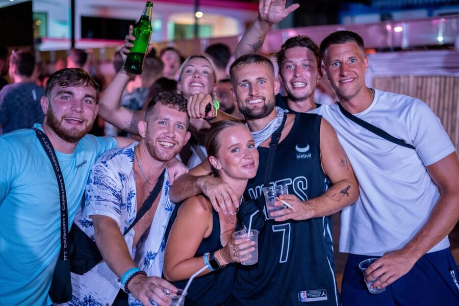 Krabi Pub Crawl - Join Nomads For The Best Night in Ao Nang! - Who should book this Ao Nang night out?