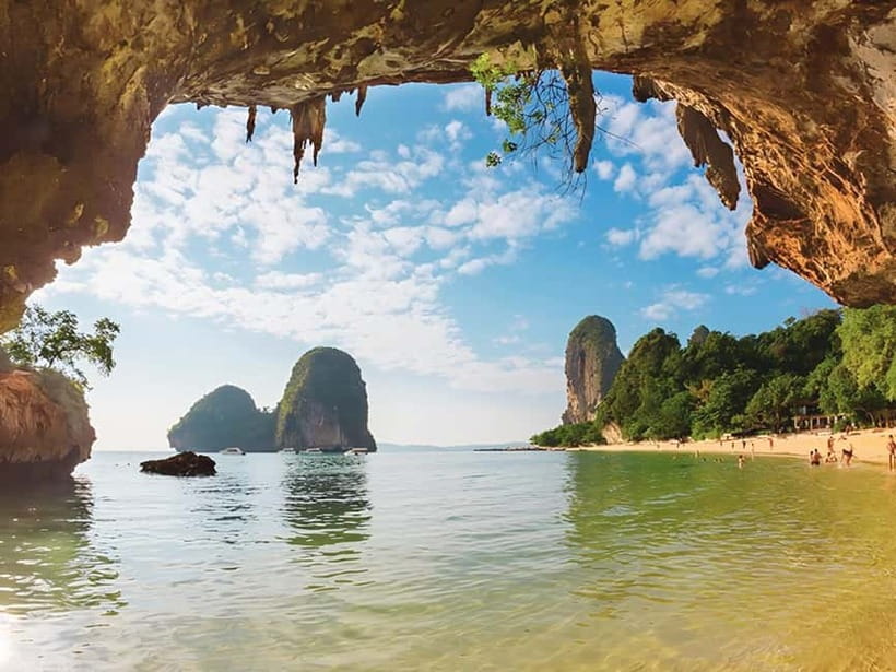 Krabi: Railay Phra Nang & Diamond Cave Sunset Plankton Tour - Phra Nang Cave and the beach between the cliffs