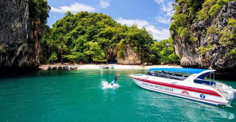 Krabi's Hong Island Speed Boat Blast with 360° Viewpoint - The 360-degree viewpoint rewards the climb