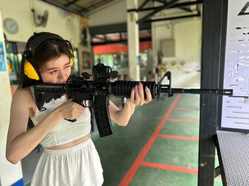 Krabi shooting range(.22 LRM4, .10 bullet) - Firearm choices and the most important booking question
