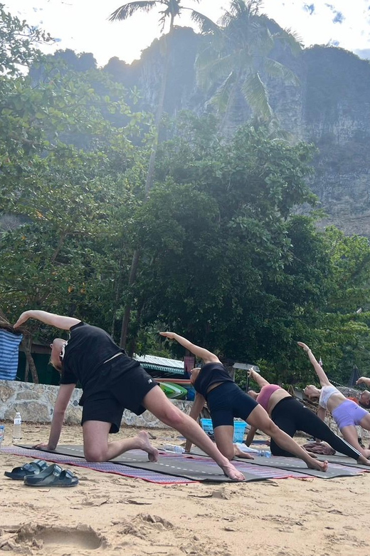 Krabi: Sunrise Yoga Balance Join-in Class - What the 90-minute class feels like