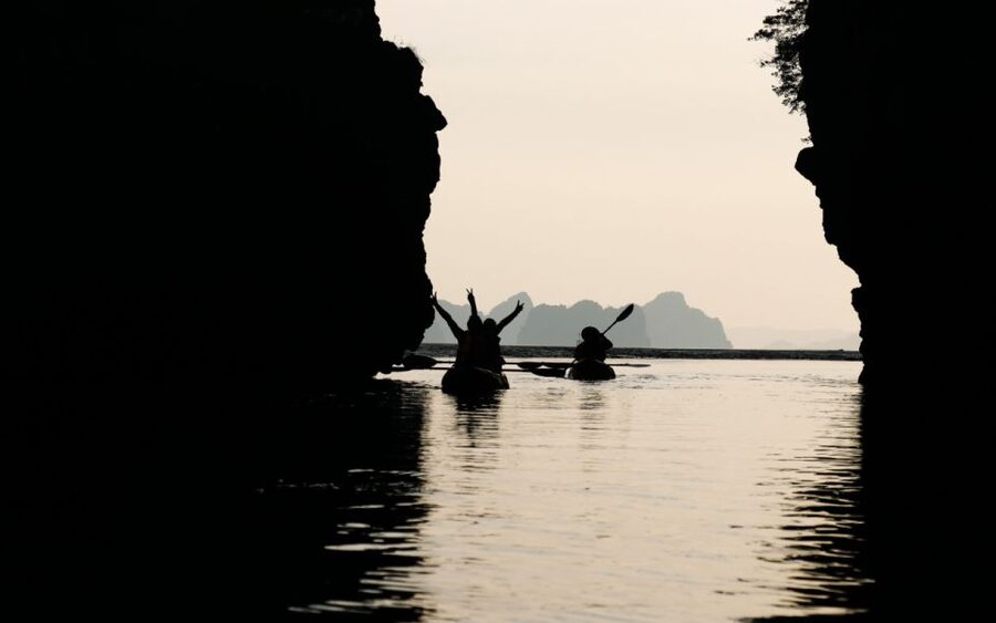 Krabi: Sunset Kayaking Ao Thalane with Dinner BBQ - Getting on the water at Ao Thalane
