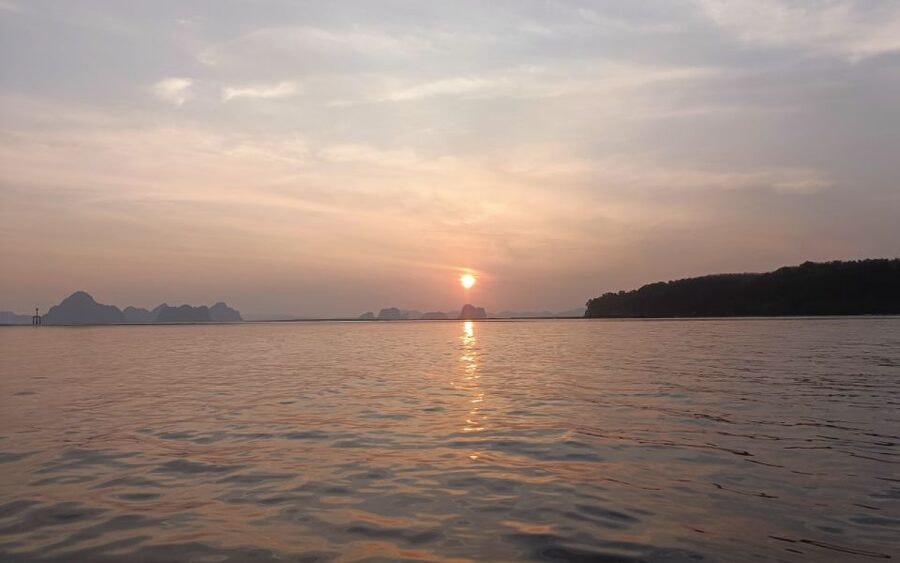 Krabi: Sunset Kayaking Ao Thalane with Dinner BBQ - What to pack for a comfortable evening