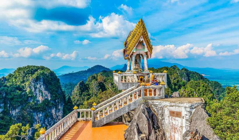 Krabi: Tiger Cave Temple, Emerald Pool and Hot Springs Tour - Small groups and guides who shape the day
