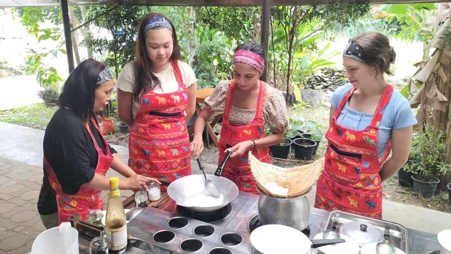 Krabi: Traditional Thai Cooking Class with Local Chef - Who should book this Krabi cooking class
