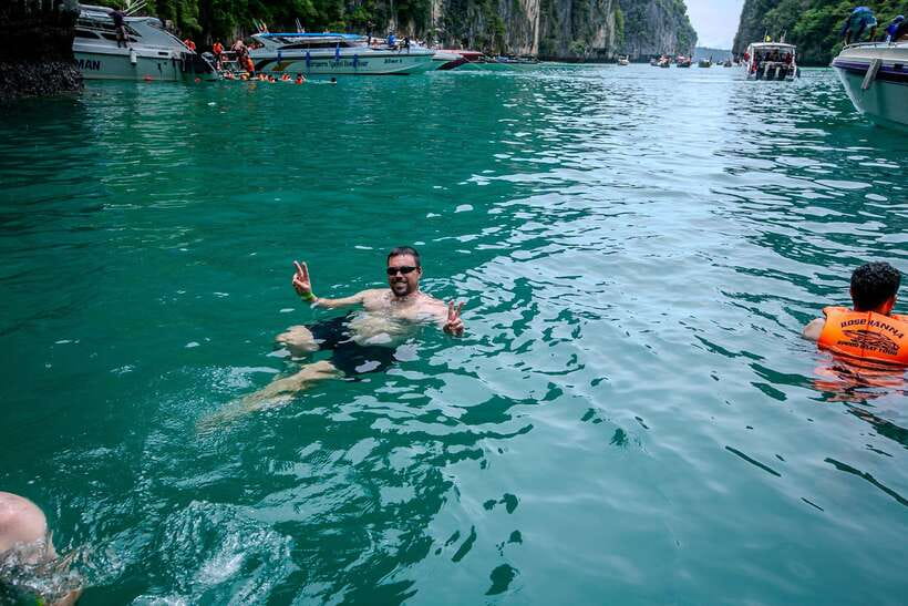 Phi Phi : Half Day By Speed Boat 4 hours Phi Phi Lay - Shark Point brings the first swim