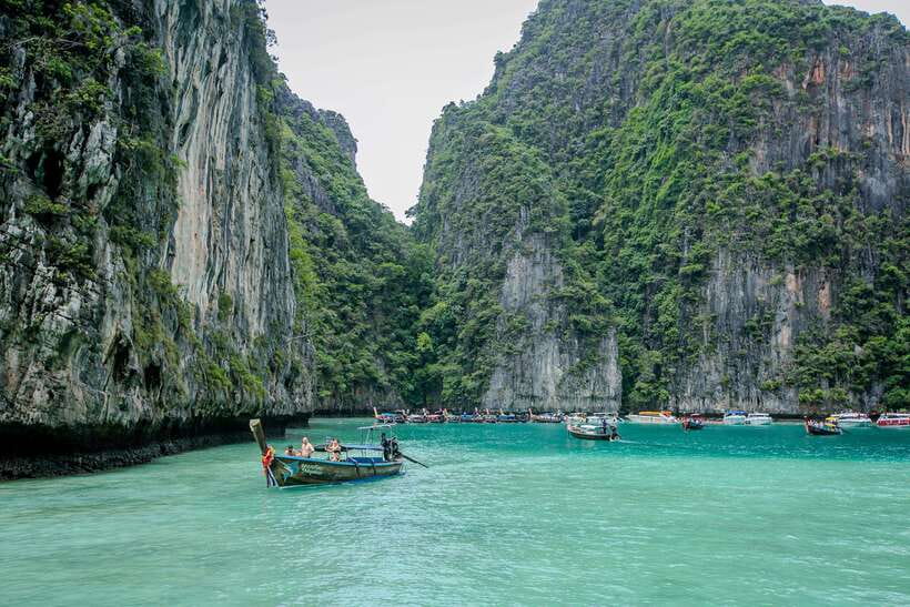 Phi Phi : Half Day By Speed Boat 4 hours Phi Phi Lay - Loh Samah Bay adds another short stop