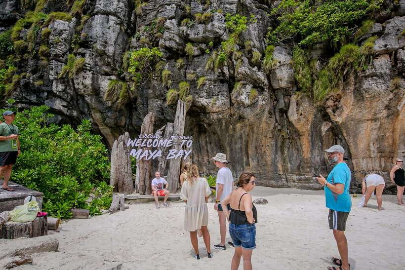 Phi Phi : Half Day By Speed Boat 4 hours Phi Phi Lay - Morning or afternoon: choose by mood