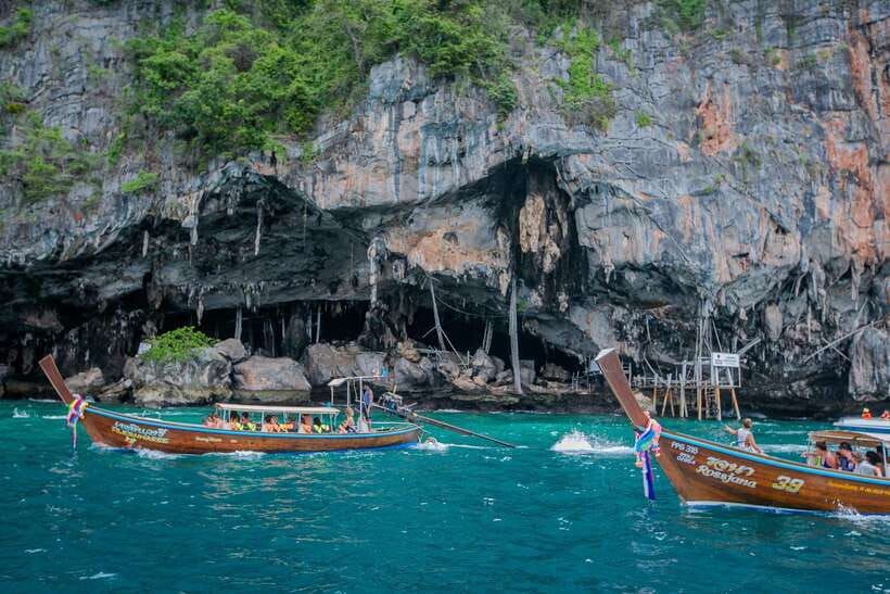Phi Phi : Half Day By Speed Boat 4 hours Phi Phi Lay - Monkey Beach begins the island circuit